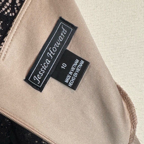 Jessica Howard Black and Tan Sheath Dress with Bell Sleeves - Picture 6 of 7